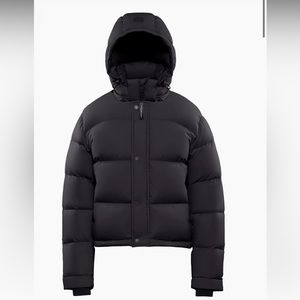 Aritzia Super Puff Shorty Black Size L